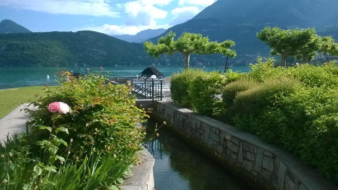 Logement Atypique Avec Vue Unique Panoramique Sur Le Lac D'Annecy, Dans Une Residence Avec Plage Et Ponton Privee Sur La Commune De Duingt Exterior foto