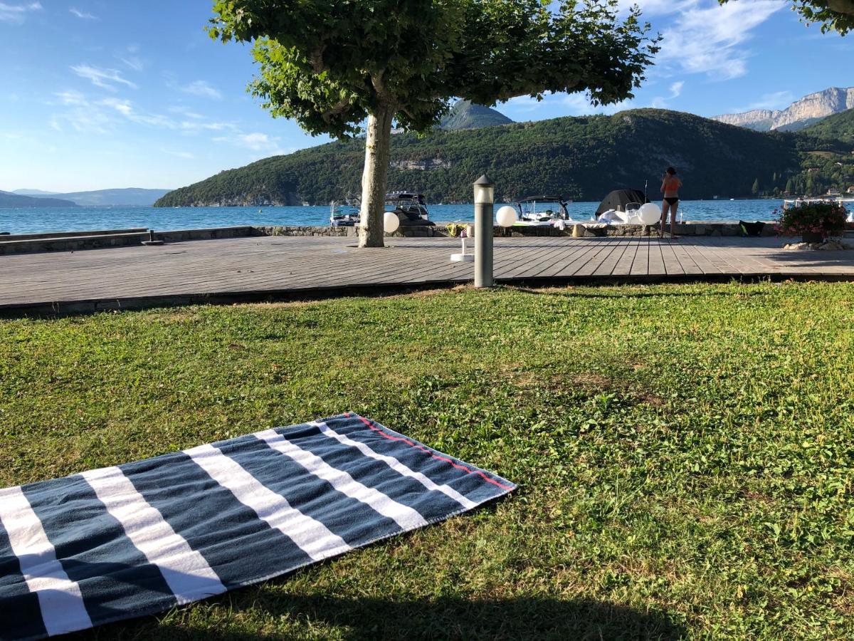 Logement Atypique Avec Vue Unique Panoramique Sur Le Lac D'Annecy, Dans Une Residence Avec Plage Et Ponton Privee Sur La Commune De Duingt Exterior foto
